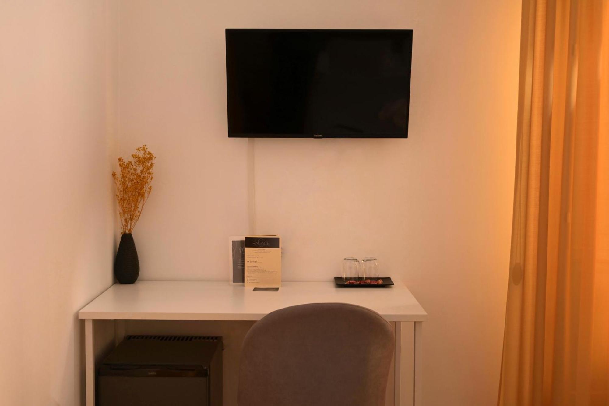 Palace Eight - Suites & Spa Cosenza Exterior foto